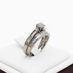 Beautiful 14K Gold Diamond Engagement and Band Set